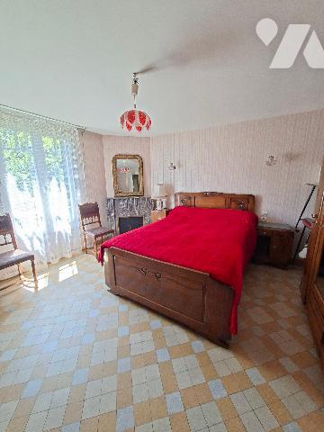 Dans une impasse - havre de paix - barrière végétalisée - plain pied possible

maison avec ca...