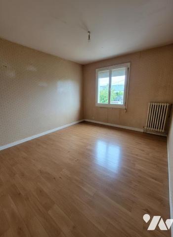 CHÂTEAU-RENAULT (37110) – Maison 3 chambres avec jardin et véranda