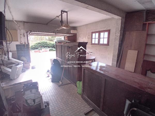 Vue imprenable sur DESCARTES, très bien situé, quartier résidentiel