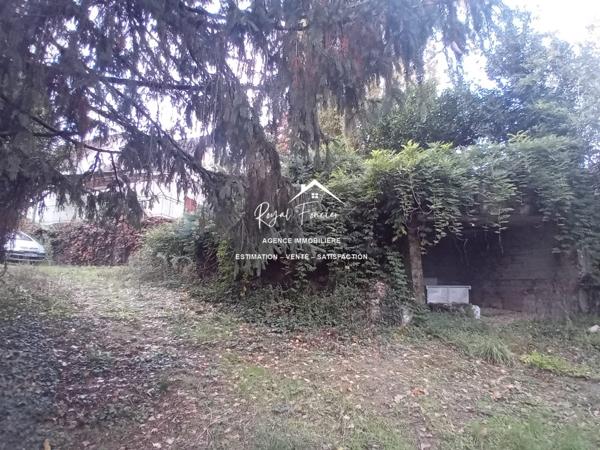 Vue imprenable sur DESCARTES, très bien situé, quartier résidentiel