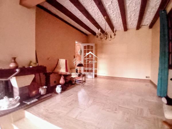 Vue imprenable sur DESCARTES, très bien situé, quartier résidentiel