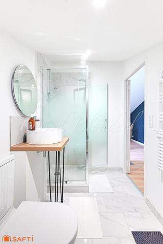 Maison entièrement rénovée - 1800m2 - Garages - GRAULHET