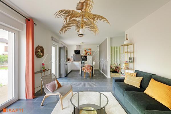 Maison entièrement rénovée - 1800m2 - Garages - GRAULHET