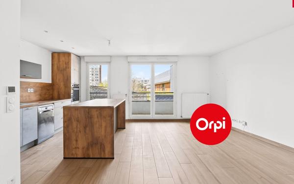 Appartement à vendre    3 pièces • 70 m2 Saint-Priest
