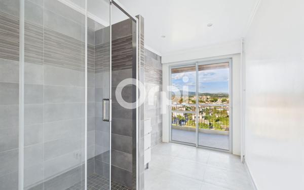 Appartement à vendre    4 pièces • 98 m2 Mandelieu-la-Napoule