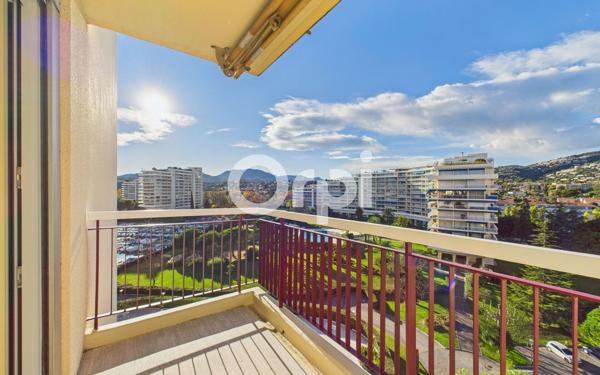 Appartement à vendre    4 pièces • 98 m2 Mandelieu-la-Napoule