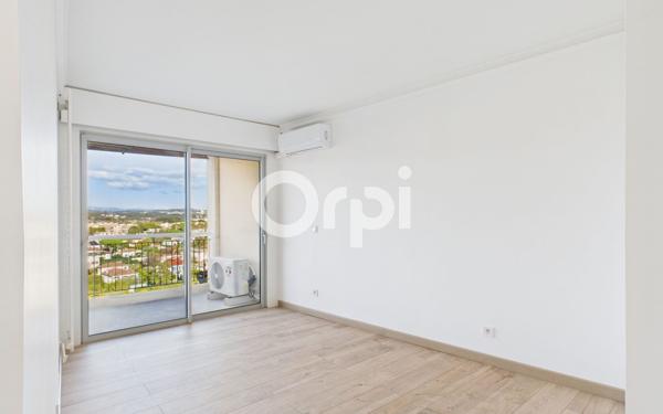 Appartement à vendre    4 pièces • 98 m2 Mandelieu-la-Napoule