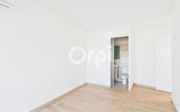 Appartement à vendre    4 pièces • 98 m2 Mandelieu-la-Napoule
