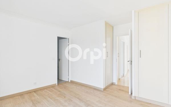 Appartement à vendre    4 pièces • 98 m2 Mandelieu-la-Napoule