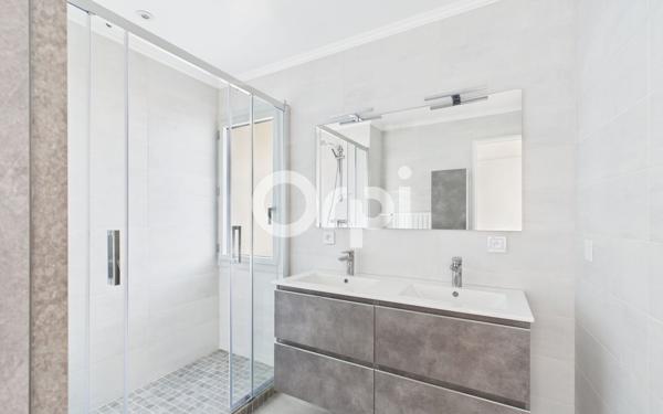 Appartement à vendre    4 pièces • 98 m2 Mandelieu-la-Napoule