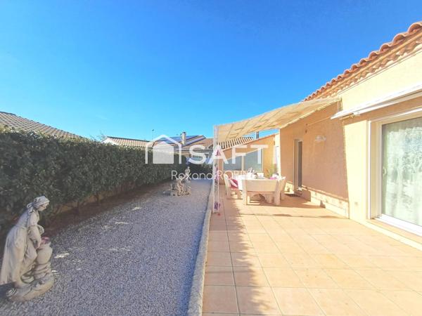 Maison plain-pied 130 m² sur 682 m².  piscine,