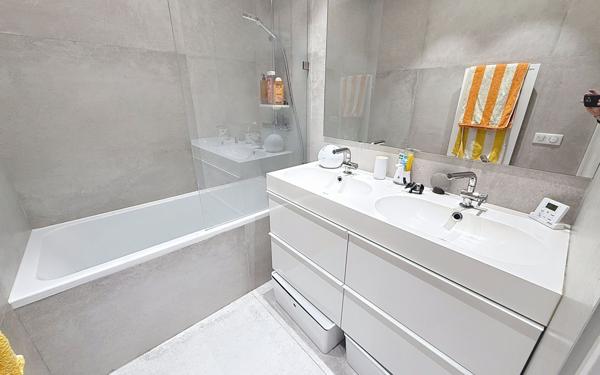 Appartement à vendre    3 pièces • 60,33 m2 Paris 13