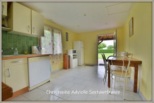 2 maisons et grandes dépendances sur magnifique parc , prairies et grand étang