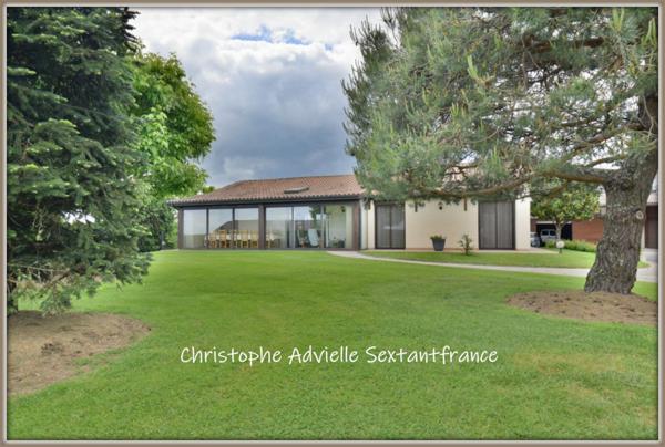 2 maisons et grandes dépendances sur magnifique parc , prairies et grand étang