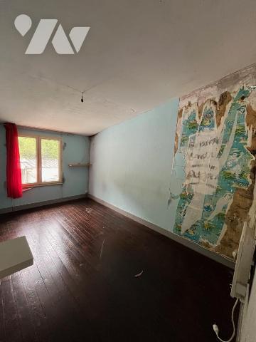 PICQUIGNY - EXCLUSIVITE - MAISON DE VILLAGE - A RENOVER - 3 CHAMBRES - JARDIN