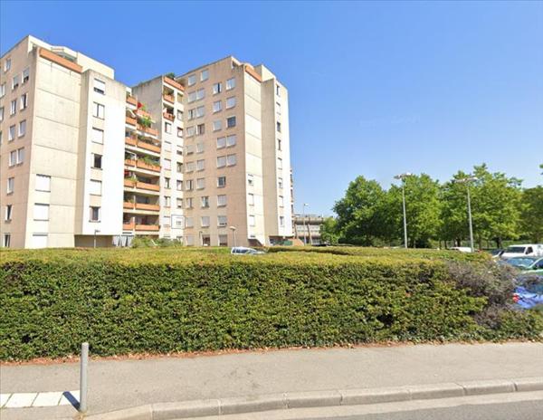 Parking à louer |  VAULX EN VELIN |  | 15 m²