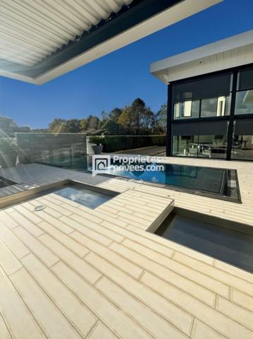 PESSAC Proche Golf : Maison d'Architecte 390 m2 ASCENSEUR -GARAGE- PISCINE