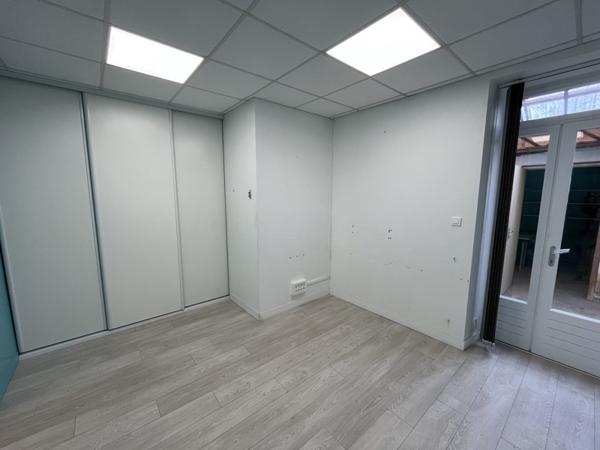 Local commercial à louer |  Ruffec |  4 pièces | 71 m²