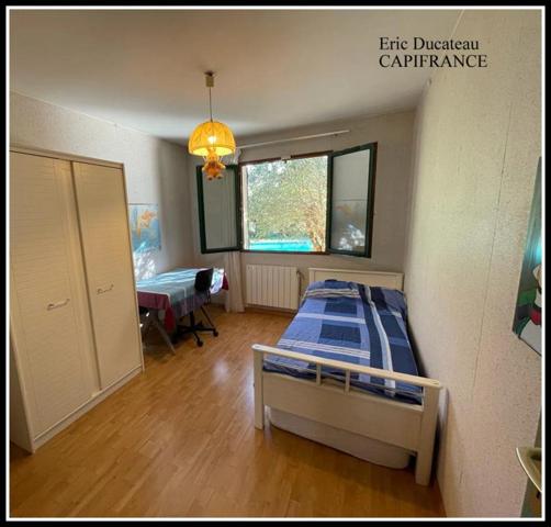 Canejan bourg Dpt 33610, à vendre maison P6, piscine, panneaux photovoltaique