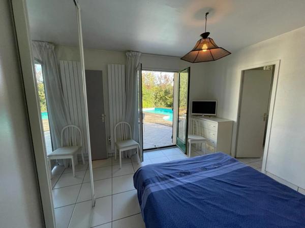 Canejan bourg Dpt 33610, à vendre maison P6, piscine, panneaux photovoltaique