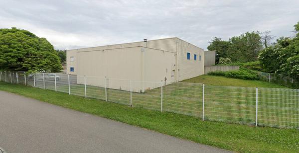Local commercial et entrepôt de 1 569 m² sur terrain de 2 193 m² ? Beaurepaire (38270)