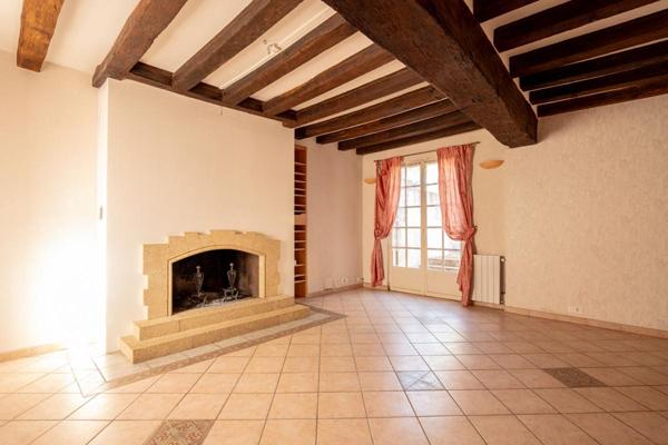 LIEUX UNIQUES ® PROPRIÉTÉS PRIVÉES -  PROPOSE ANCIEN COUVENT DE 173 M² SUR UN TERRAIN DE 1.600 M² - AZÉ - GARE TGV VENDÔME