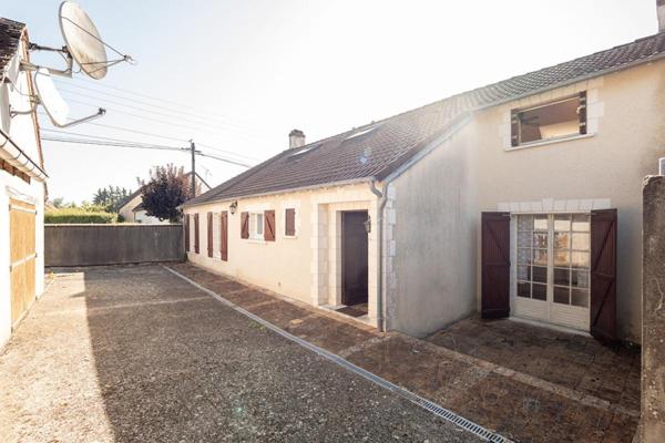 LIEUX UNIQUES ® PROPRIÉTÉS PRIVÉES -  PROPOSE ANCIEN COUVENT DE 173 M² SUR UN TERRAIN DE 1.600 M² - AZÉ - GARE TGV VENDÔME