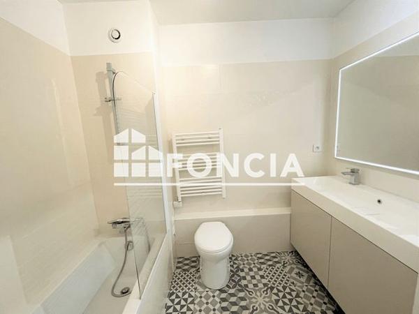 Location Appartement 4 pièces 94.46 m² - 42 AVENUE HAIFA Marseille 13008