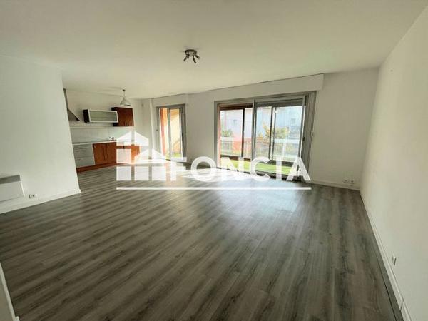 Location Appartement 4 pièces 94.46 m² - 42 AVENUE HAIFA Marseille 13008