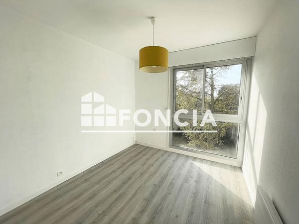 Location Appartement 4 pièces 94.46 m² - 42 AVENUE HAIFA Marseille 13008