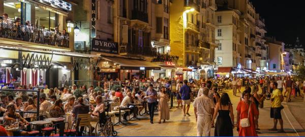 Cannes proche vieux port : Fond de commerce de restaurant