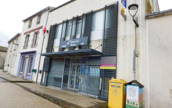 Vente Local commercial Montournais   