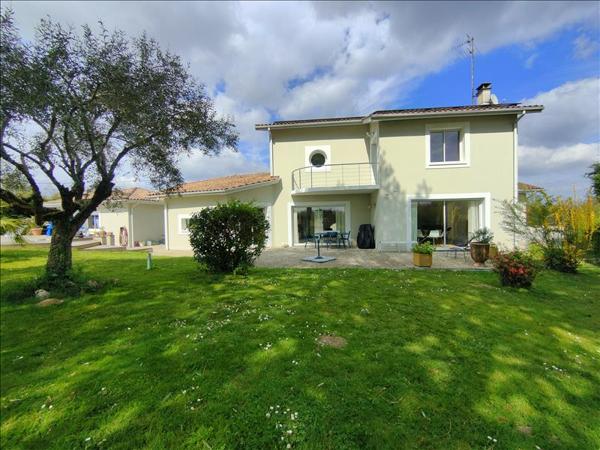 Maison à vendre |  Saint-Caprais-de-Bordeaux |  6 pièces | 212 m²