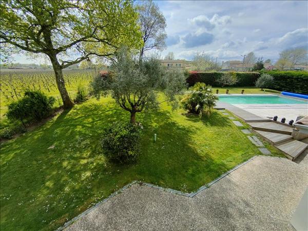 Maison à vendre |  Saint-Caprais-de-Bordeaux |  6 pièces | 212 m²