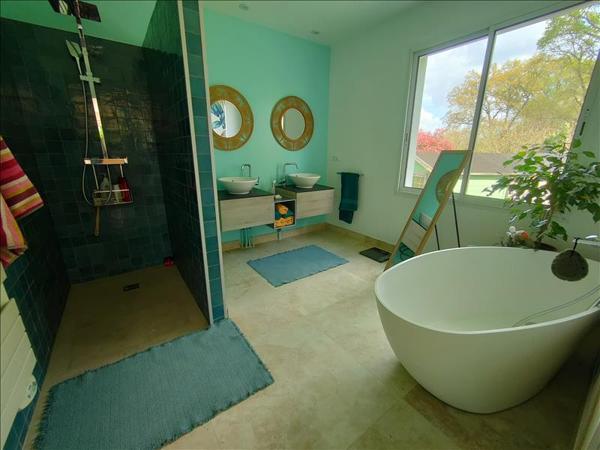 Maison à vendre |  Saint-Caprais-de-Bordeaux |  6 pièces | 212 m²