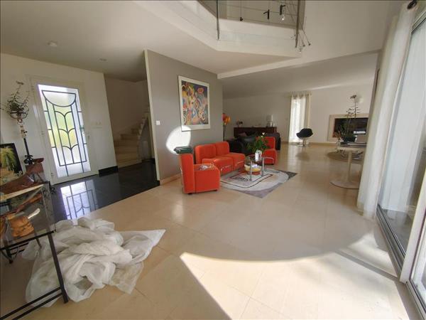 Maison à vendre |  Saint-Caprais-de-Bordeaux |  6 pièces | 212 m²