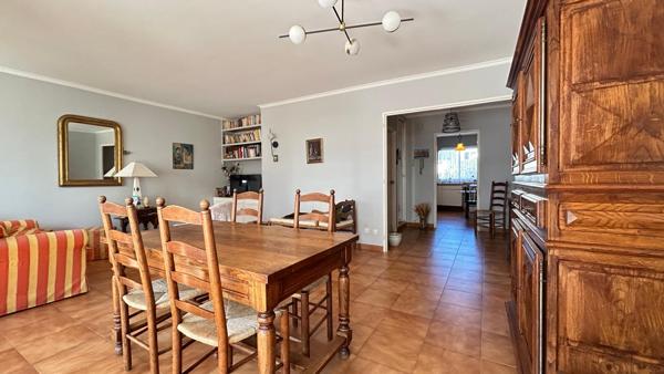 Spacieux T4 traversant très calme avec terrasse sud et garage en sous-sol