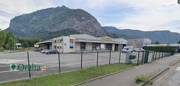 Local commercial · Location St Martin Le Vinoux (38950)