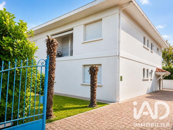 Maison à vendre 9 pièces 308 m² Arès