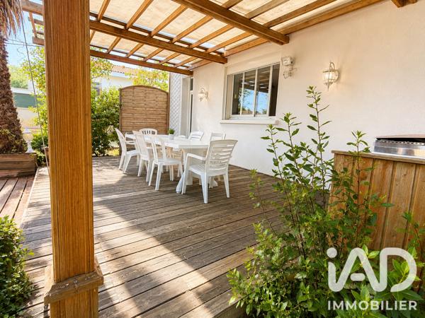 Maison à vendre 9 pièces 308 m² Arès