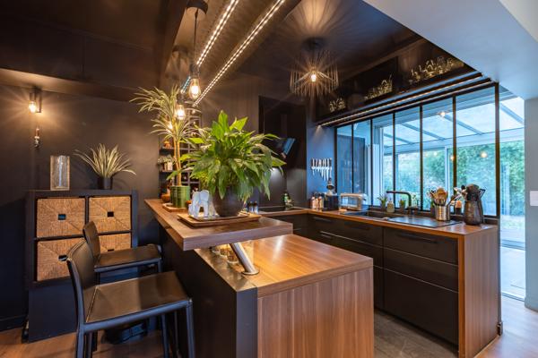 Ville-d'Avray (92410) Appartement atypique dans une copropriété de standing. Effet Maison !