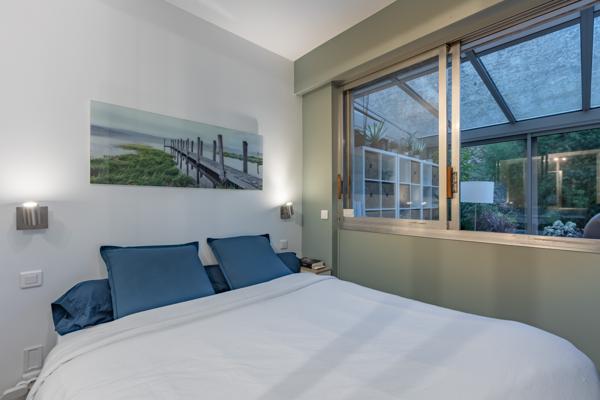 Ville-d'Avray (92410) Appartement atypique dans une copropriété de standing. Effet Maison !