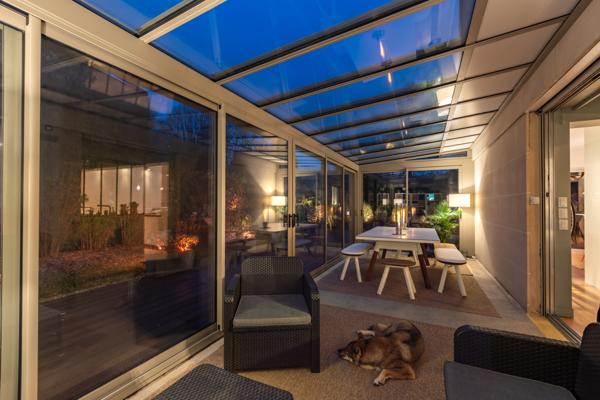 Ville-d'Avray (92410) Appartement atypique dans une copropriété de standing. Effet Maison !