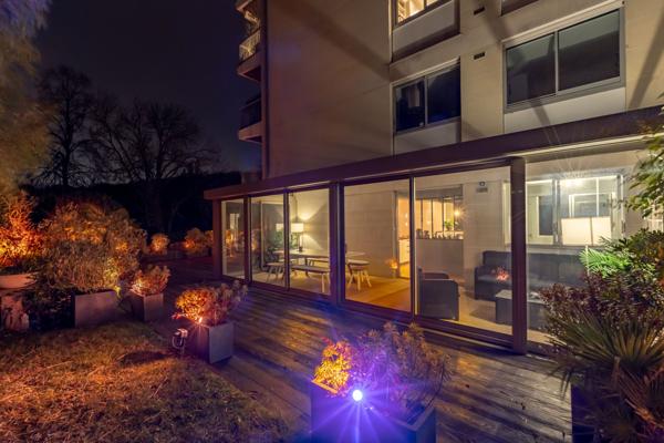 Ville-d'Avray (92410) Appartement atypique dans une copropriété de standing. Effet Maison !