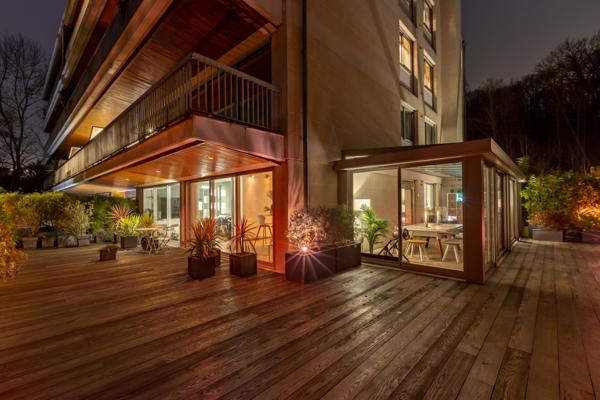 Ville-d'Avray (92410) Appartement atypique dans une copropriété de standing. Effet Maison !