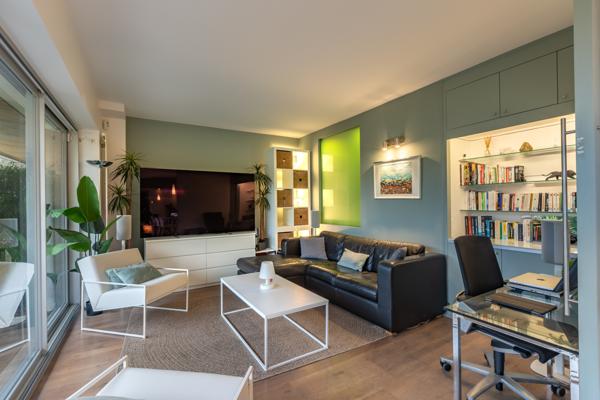 Ville-d'Avray (92410) Appartement atypique dans une copropriété de standing. Effet Maison !