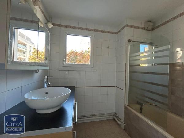 Appartement à louer 4 pièces 73m²