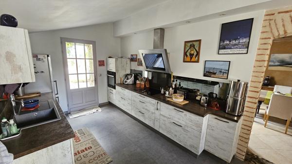 Gontaud-de-Nogaret (47400) Magnifaique demeure 6 chambres, piscine, spa, Grange et puits