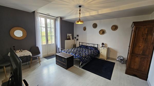 Gontaud-de-Nogaret (47400) Magnifaique demeure 6 chambres, piscine, spa, Grange et puits