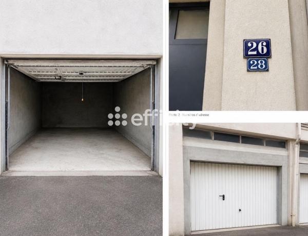 Parking
        
        - 10 m² 41 000 € *